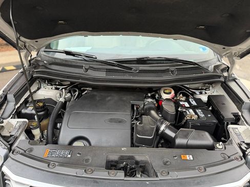 Used 2016 Ford Explorer XLT w/ Equipment Group 202A image 13