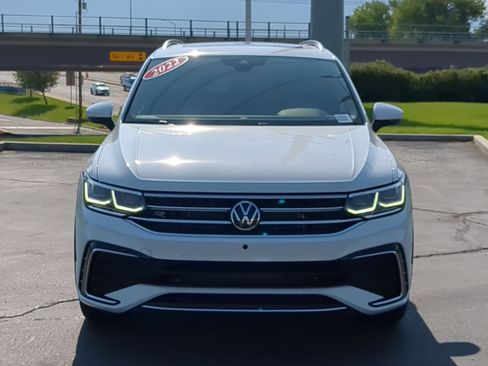 Used 2022 Volkswagen Tiguan SEL R-Line AWD/4WD image 9
