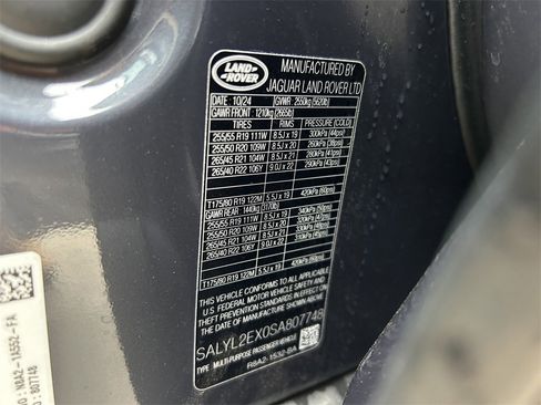 Used 2025 Land Rover Range Rover Velar Dynamic SE image 11