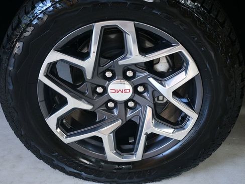 Used 2023 GMC Sierra 1500 SLT w/ SLT Premium Package image 20