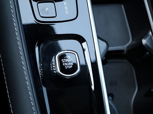 Used 2025 Volvo XC90 B6 Ultra w/ Protection Package Premier image 29