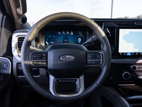 Used 2025 Ford F250 Platinum w/ Platinum Plus Package image 60