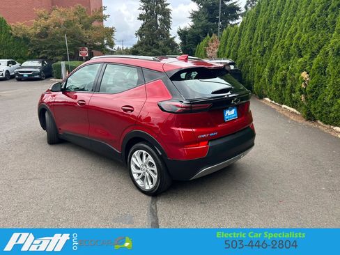 Used 2023 Chevrolet Bolt EUV LT w/ Driver Confidence Package FWD image 6