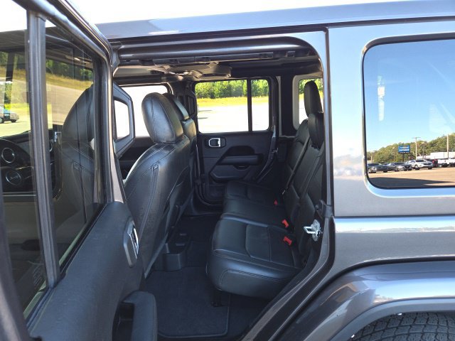 Used 2022 Jeep Wrangler Unlimited Sahara AWD/4WD image 18