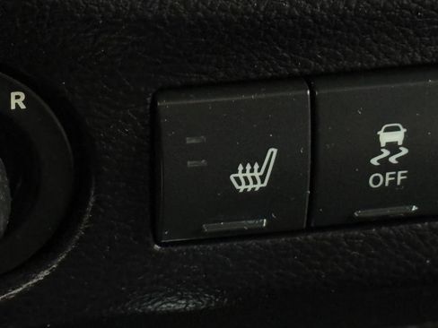 Used 2016 Jeep Wrangler Unlimited Sahara image 16