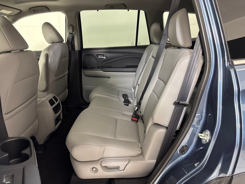 Used 2017 Honda Pilot Touring image 18