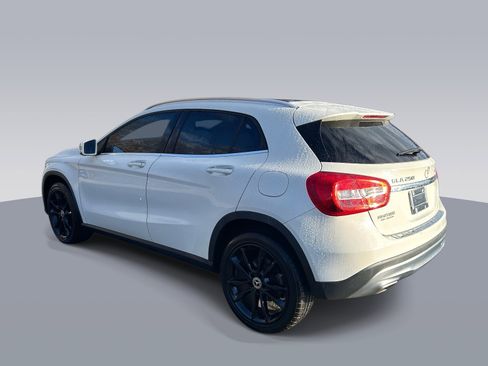 Used 2017 Mercedes-Benz GLA 250 4MATIC image 5