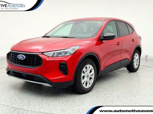 Used 2025 Ford Escape Active w/ Cold Weather Package image 1