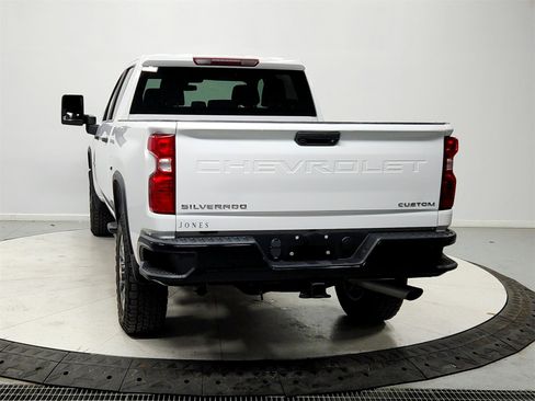 Used 2022 Chevrolet Silverado 2500 Custom image 6