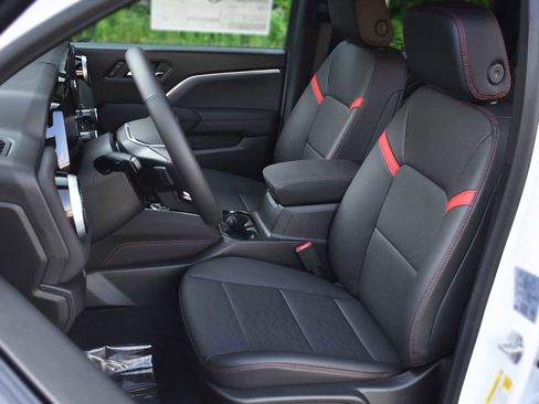 New 2026 Chevrolet Colorado Z71 w/ Technology Package image 9