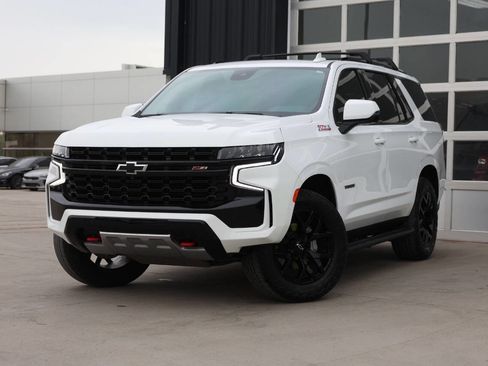 Used 2023 Chevrolet Tahoe Z71 w/ Luxury Package AWD/4WD image 3