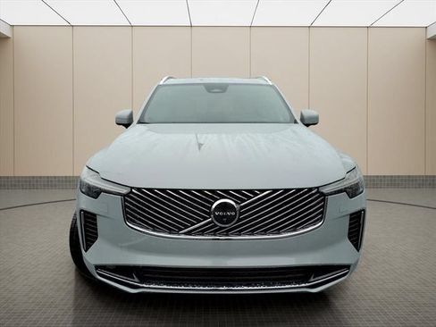 New 2026 Volvo XC90 B6 Plus w/ Protection Package Premier AWD/4WD image 4