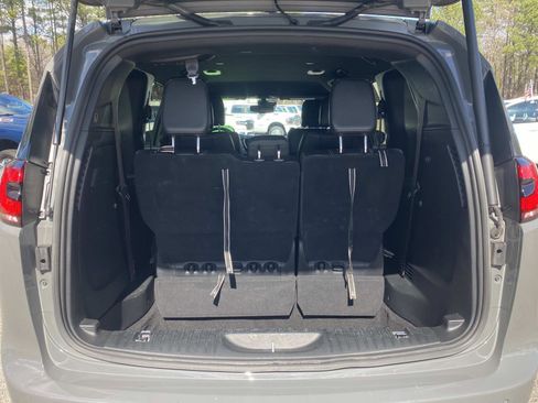 Certified 2025 Chrysler Pacifica Select image 6
