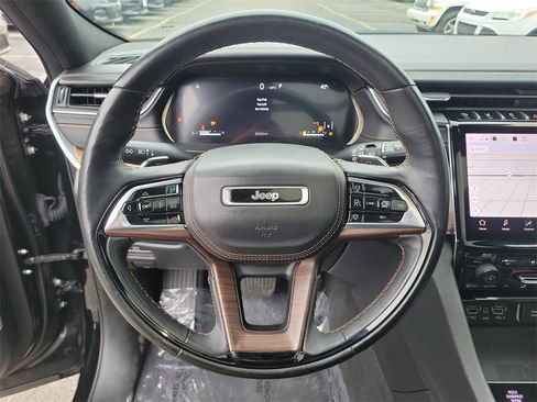 Used 2022 Jeep Grand Cherokee L Summit w/ Advanced Protech Group IV image 24