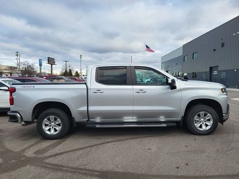 Used 2021 Chevrolet Silverado 1500 LT image 2