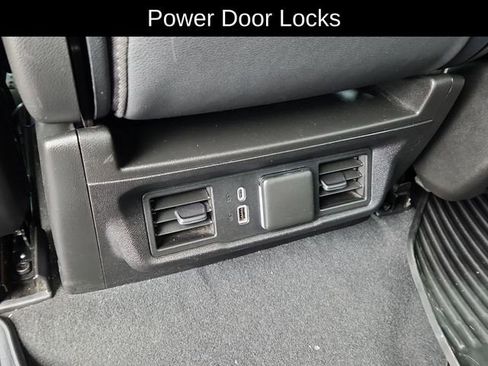 Used 2025 GMC Sierra 1500 SLT image 28