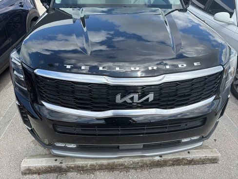 Certified 2022 Kia Telluride SX w/ Towing Package image 8