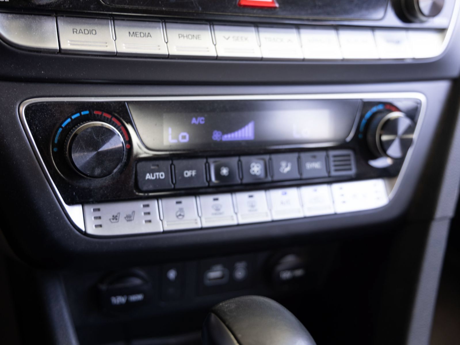 Used 2019 Hyundai Sonata Limited w/ Winter Weather Package FWD image 14
