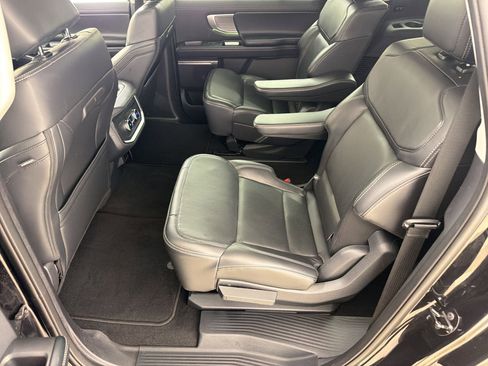 Certified 2025 Ford Expedition Max Platinum AWD/4WD image 15
