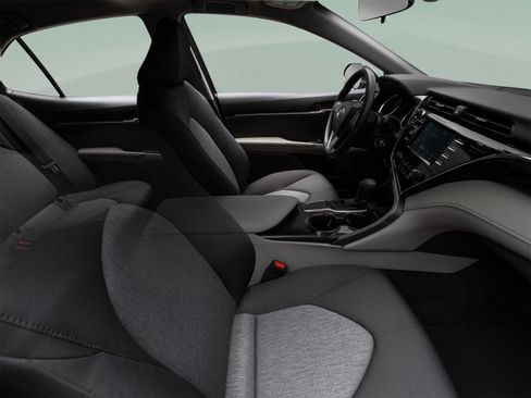Used 2020 Toyota Camry LE w/ Convenience Package FWD image 41