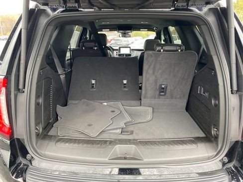 Certified 2024 GMC Yukon SLT w/ SLT Luxury Package image 19