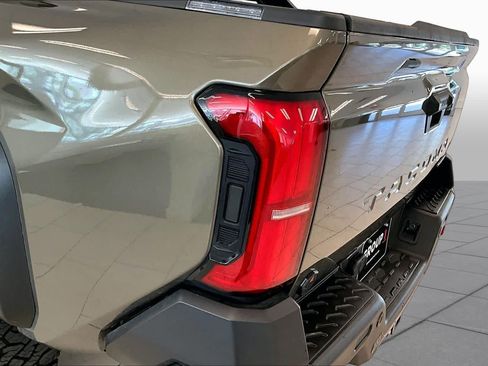 Used 2025 Toyota Tacoma 4x4 Double Cab Hybrid w/ Tow Tech Package image 27