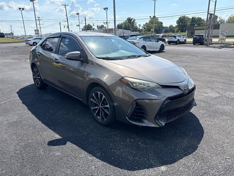 Used 2017 Toyota Corolla SE w/ Carpet Mat Package (TMS) FWD image 4