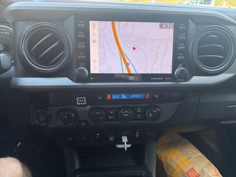 Used 2020 Toyota Tacoma TRD Off-Road w/ TRD Premium Off Road Package image 12