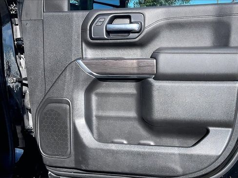 Used 2020 Chevrolet Silverado 2500 LTZ w/ LTZ Plus Package image 29