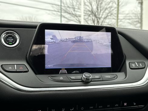 Used 2020 Chevrolet Blazer LT image 9