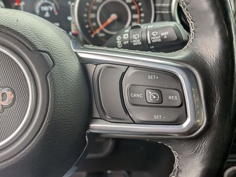 Used 2021 Jeep Wrangler Unlimited Sahara AWD/4WD image 17