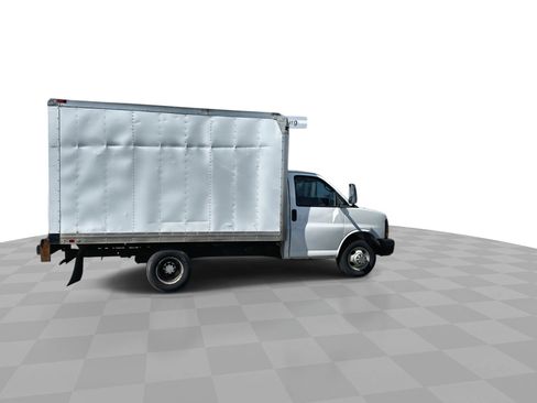 Used 2012 Chevrolet Express 3500 image 9