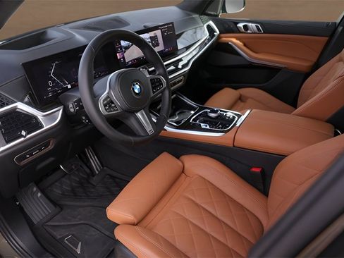 Used 2025 BMW X7 xDrive40i w/ Executive Package image 10