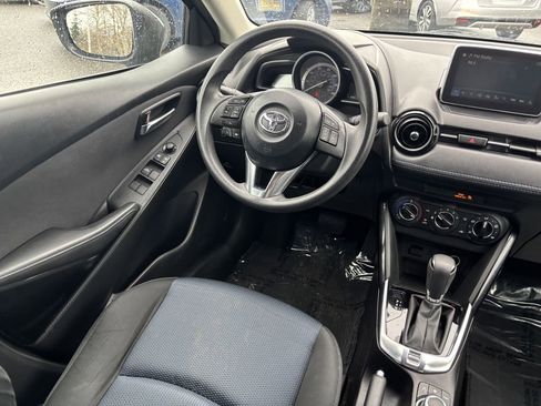 Used 2017 Toyota Yaris iA image 20