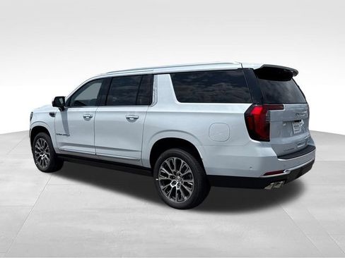 New 2026 GMC Yukon XL Denali w/ Denali Reserve Package AWD/4WD image 3
