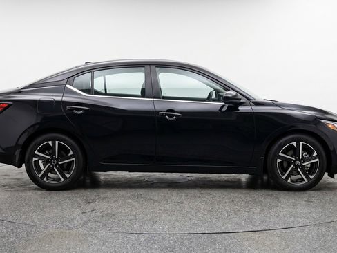 Used 2025 Nissan Sentra SV FWD image 11