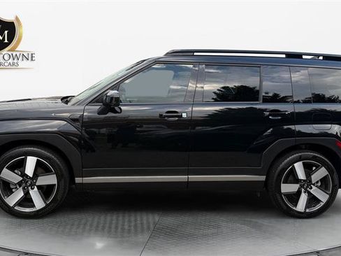 Used 2024 Hyundai Santa Fe Limited FWD image 2