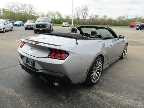 Used 2025 Ford Mustang GT Premium RWD image 18