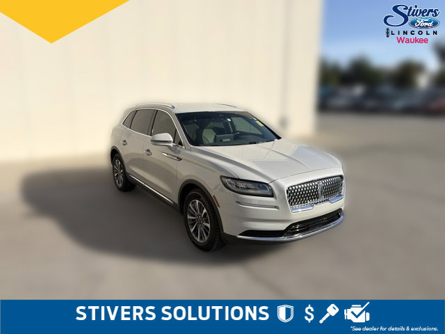 Used 2022 Lincoln Nautilus FWD w/ Premium Package image 3