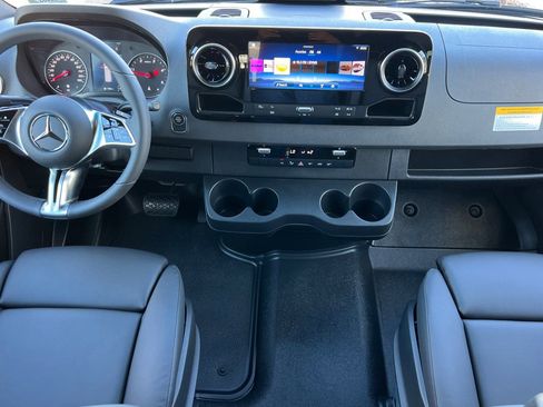 New 2026 Mercedes-Benz Sprinter 2500 image 3