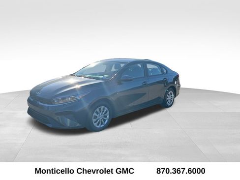 Used 2024 Kia Forte LX image 7