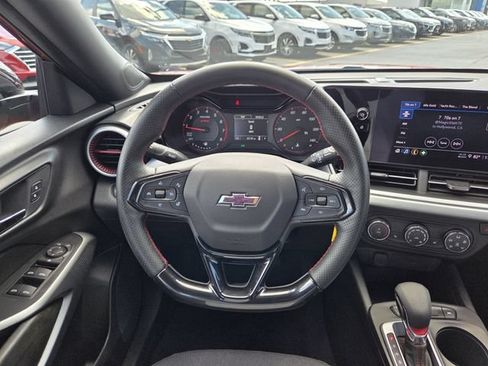 Used 2024 Chevrolet Trax RS FWD image 15