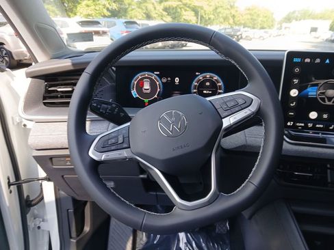 New 2025 Volkswagen Tiguan S image 14