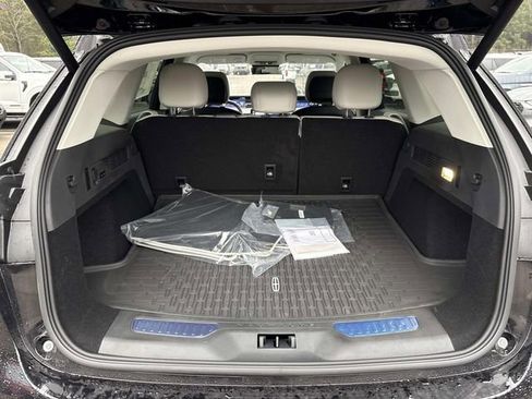 New 2026 Lincoln Nautilus Premier w/ Jet Appearance Package image 12