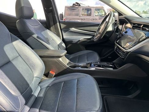 Used 2022 Chevrolet Bolt EUV Premier w/ Sun & Sound Package image 18