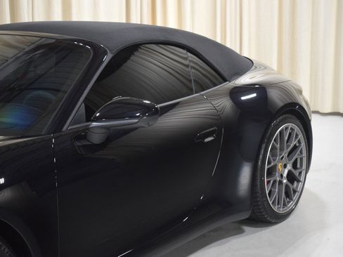 Used 2024 Porsche 911 Carrera 4S image 3