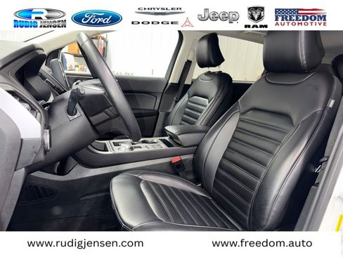 Used 2024 Ford Edge SEL image 11