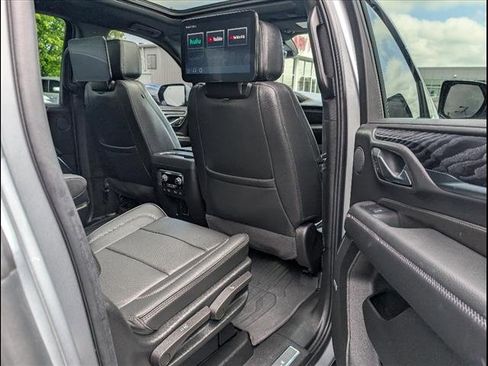 Used 2024 GMC Yukon XL Denali w/ Advanced Technology Package image 32