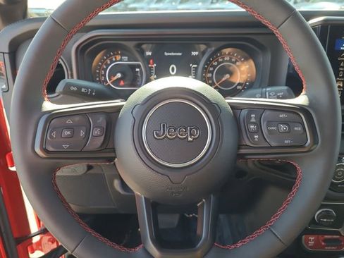 Used 2024 Jeep Gladiator Rubicon w/ Technology Group image 12