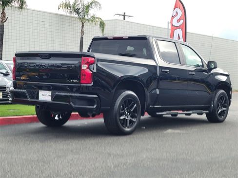 Used 2026 Chevrolet Silverado 1500 Custom image 2